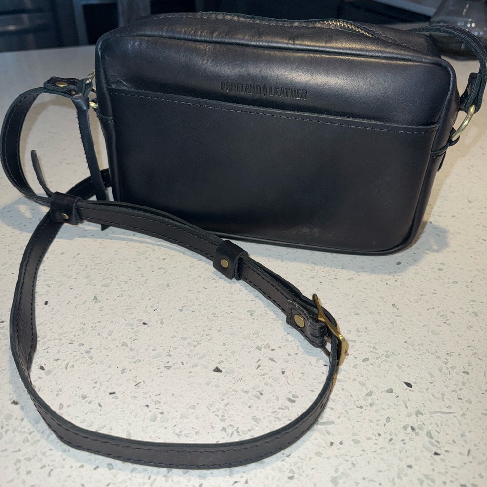 Portland Leather Toaster Camera Bag Black